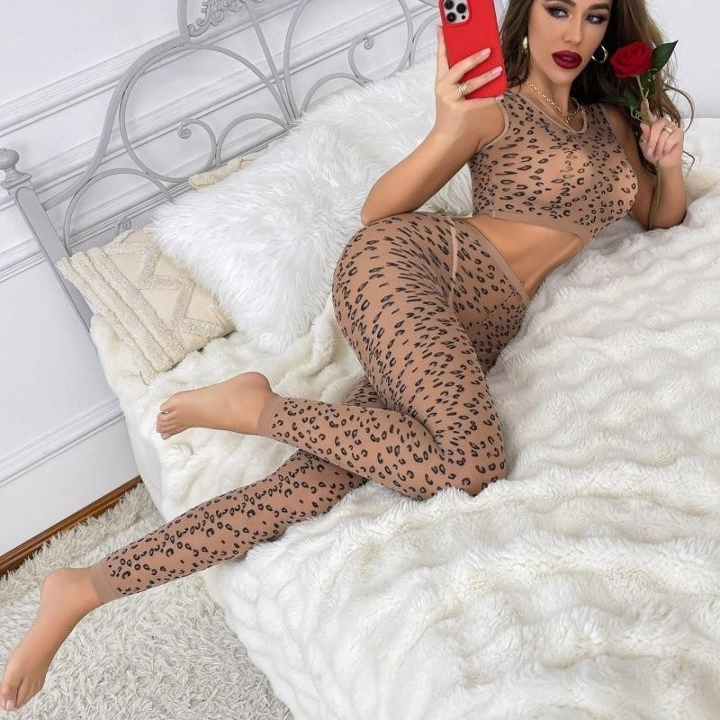 Wholesale Leopard Print Crop Top and Leggings Set detail image 6